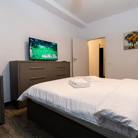 Yan - Near Mall & Free Private Parking * Brasov